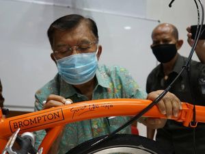Lelang Amal Sepeda Brompton Laku Rp 200 Juta, Ditebus First Lope Sandiaga Uno