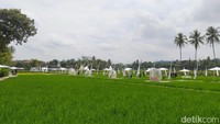 Pihak SvargaBumi mengatakan waktu terbaik untuk berkunjung adalah pagi dan sore hari saat cuaca tidak terlalu panas.  
