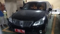 Kedua, masih jenis mobil sedan, yakni Toyota Crown. Mobil sedan mewah ini pernah digunakan oleh para menteri di Indoneia di kabinet Indonesia Bersatu. Sementara Toyota Crown yang masuk dalam isi garasi Ganjar Pranowo ialah tahun 2008, ditaksir Rp 200 juta. Foto: Ilustrasi Toyota Crown/Dok. KPKNL