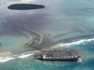 Parah! 1.200 Ton Minyak Tumpah di Laut Mauritius