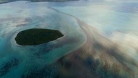Potret tumpahan minyak dilihat dari atas. Nik Cole/Mauritian Wildlife Foundation via AP.