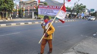 Aksi jalan kaki menuju Istana Presiden tersebut untuk mensosialisasikan hidup bersih dan sehat kepada masyarakat agar terhindar dari wabah COVID-19.