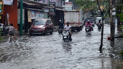Kawasan Pinggir Jakarta juga Tergenang Imbas Hujan Deras