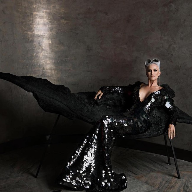 Caroline pun terpilih sebagai model brand tersebut hingga kariernya berlanjut sampai sekarang. Ketika itu, ia mengaku pertama kalinya merasa cantik dalam hidup. Momem pemotretan itu terasa lebih spesial bahkan dari pernikahannya. Foto: Instagram @carolinelabouchere