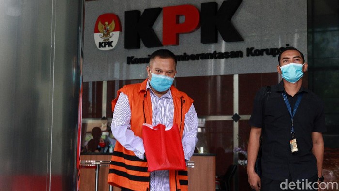 Deddy Handoko Diperiksa KPK Terkait Suap Lapas Sukamiskin Eks Kalapas Sukamiskin Deddy Handoko menjalani pemeriksaan di KPK. Ia diperiksa terkait kasus suap di Lapas Sukamiskin.