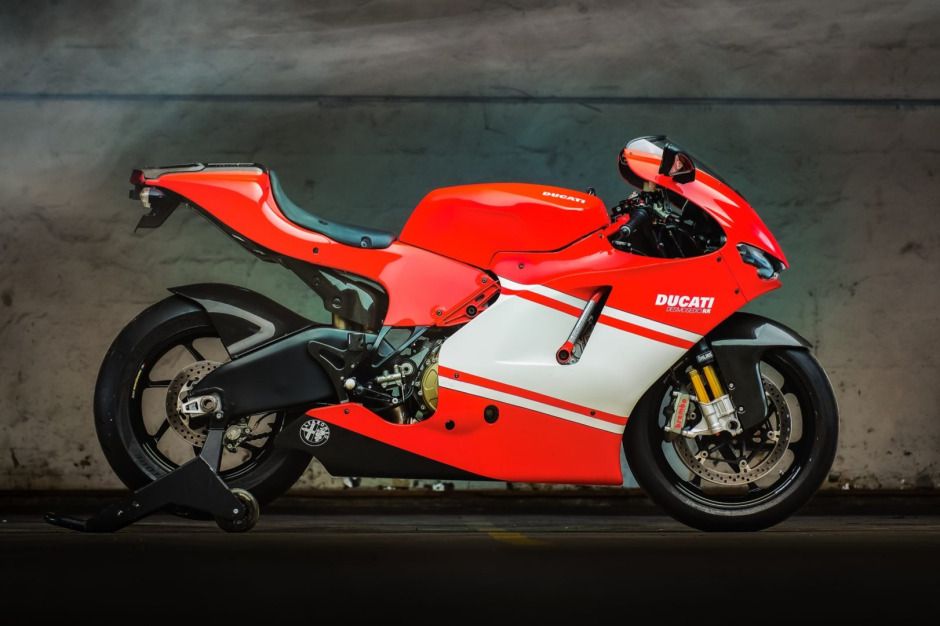 Ducati Desmosedici RR, replika motor Stoner