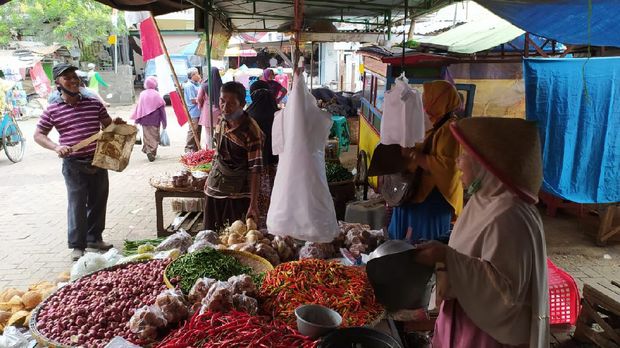 Emak-emak pedagang pasar Wage stress gara-gara Corona