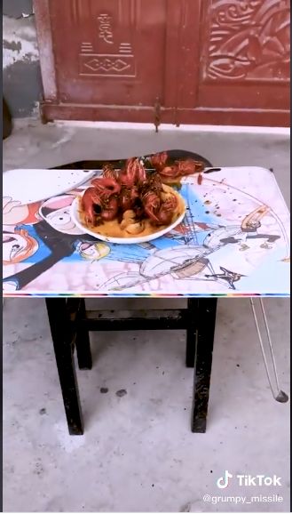 Hobi Masak Sambil Marah-marah, Pria Ini Viral di TikTok