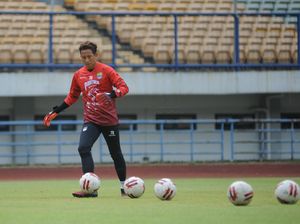 Persib Punya 3 Kiper Muda, Bagaimana Nasib I Made Wirawan?