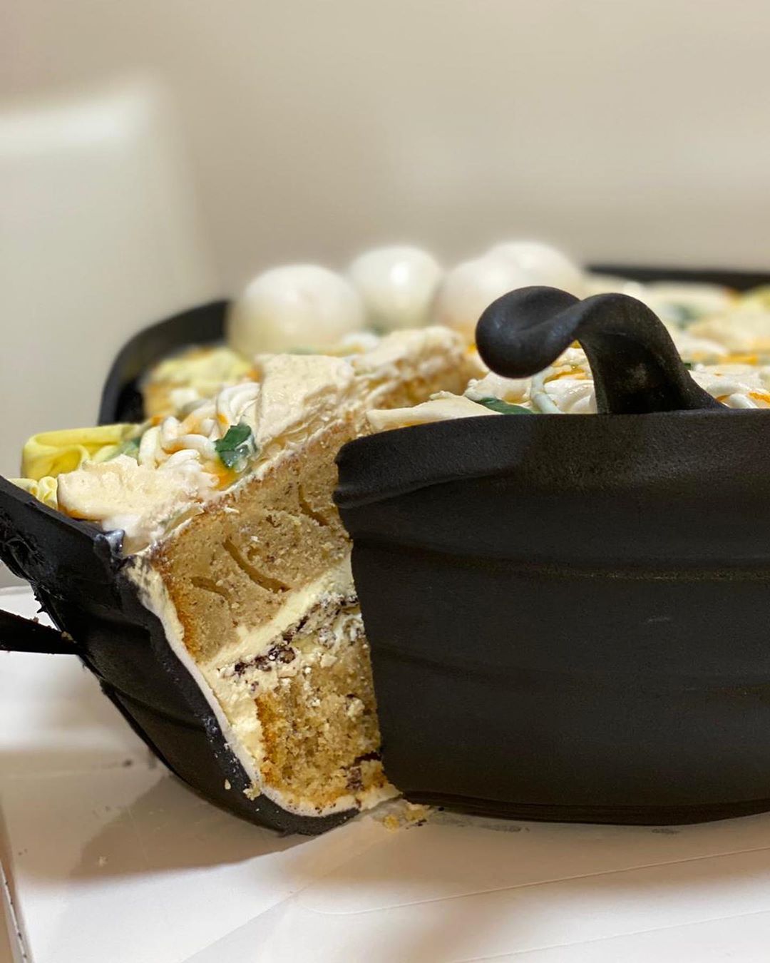 Baker Bikin Illusion Cake