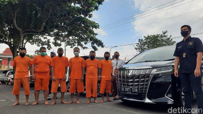 Komplotan pencuri mobil rental mewah, di Mapolres Sleman, Kamis (13/8/2020).