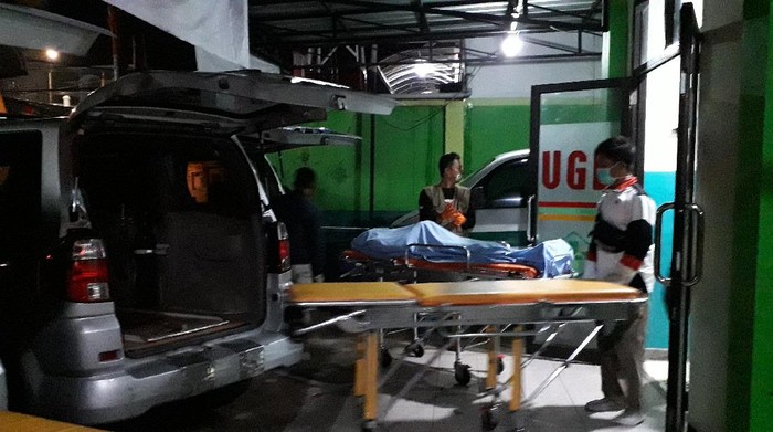 Korban tewas akibat tiang penyangga sutet listrik di Sumedang roboh dibawa ke Garut untuk dimakamkan