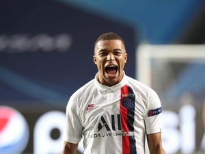 Kalau Kylian Mbappe Jadi Bek Tengah, Liverpool Silakan Beli
