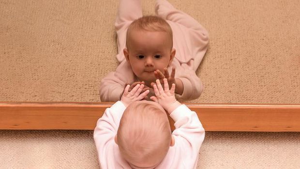 7 Mainan untuk Bayi 3 Bulan yang Bisa Meningkatkan 7 Mainan untuk Bayi 3 Bulan yang Bisa Meningkatkan