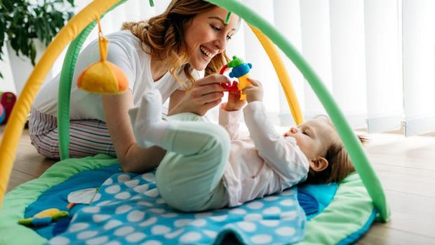 7 Mainan  untuk Bayi  3  Bulan  yang Bisa Meningkatkan 