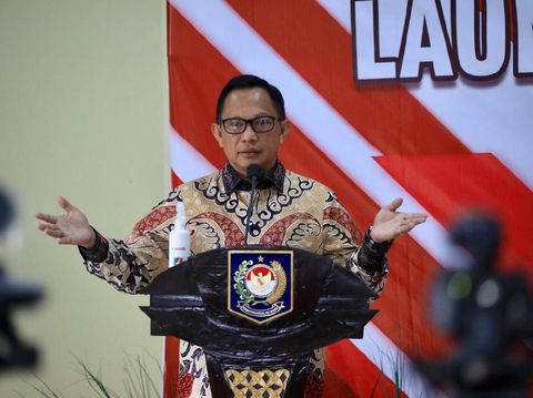 Mendagri Tito Karnavian dalam acara peluncuran gerakan 2 juta masker di Depok (dok. Kemendagri)