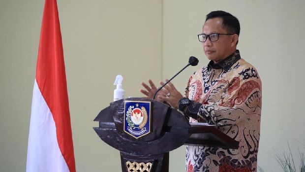 Mendagri Tito Karnavian dalam acara peluncuran gerakan 2 juta masker di Depok (dok. Kemendagri)