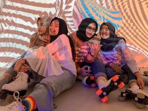 Foto: Main Sepatu Roda di Museum Instagenic GBK