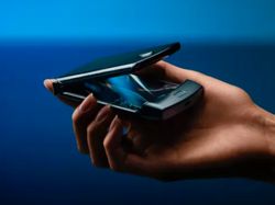 Bermacam Model Ponsel Layar Lipat, Suka yang Mana?