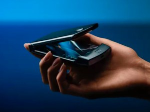 Ponsel Lipat Motorola Razr 2 Dirilis di Tanggal Ini