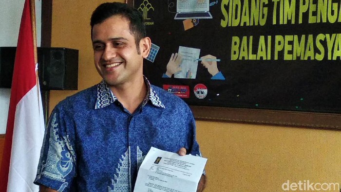 Mantan bendahara umum Partai Demokrat M Nazaruddin resmi bebas murni usai menjalani cuti menjelang bebas (CMB). Nazaruddin pun datang ke Balai Pemasyarakatan (Bapas) Bandung saat bebas murni, Kamis (13/8/2020).
