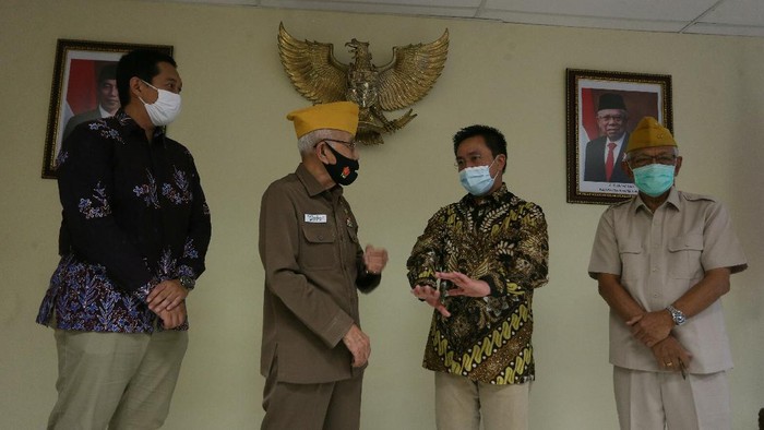 Para veteran mendapat bantuan masa pandemi ini. Bantuan tersebut diserahkan saat memperingati Hari Veteran Nasional yang jatuh pada 10 Agustus 2020.