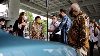 Luhut kemudian melanjutkan bahwa Hyundai sendiri sedang mengebut pembangunan pabrik mobil listriknya di Indonesia. Hal itu dilakukan agar mobil listrik bisa cepat diproduksi. Istimewa/Dok. Kemenko Maritim dan Investasi.