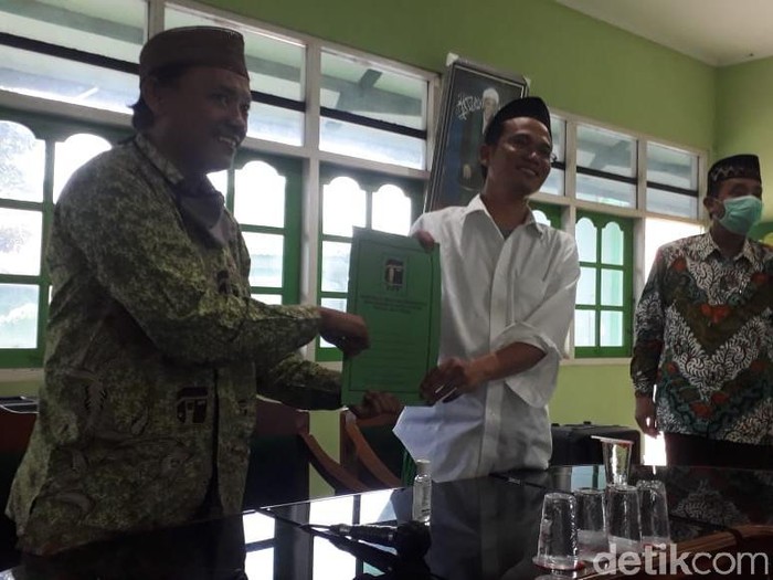 Penyerahan SK Plt Ketua DPC PPP Rembang, Kamis (13/8/2020).