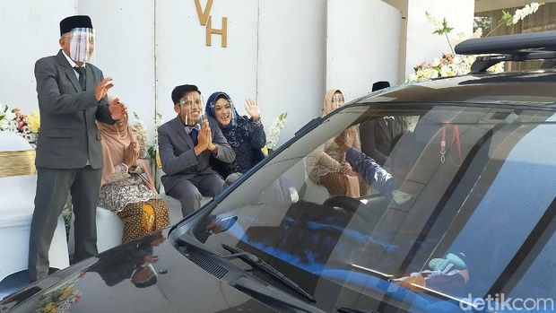 pernikahan drive thru