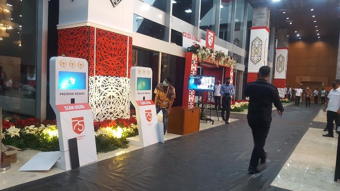 persiapan sidang tahunan DPR/MPR, protokol kesehatan covid-19, dpr, dekorasi dpr, dekorasi sidang tahunan mpr, dekorasi hut ri di dpr, ketua mpr, ketua dpd, ketua dpr, bamsoet puan la ode
