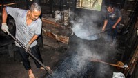 Kementerian Koperasi dan UKM menggandeng Lembaga Kebijakan Pengadaan Barang/Jasa Pemerintah (LKPP), mendorong produk khusus UKM, termasuk kopi masuk ke dalam daftar e-katalog pengadaan belanja barang/jasa untuk mempermudah penyerapan hasil produksi kopi di tanah air.