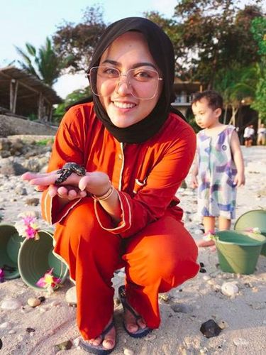 Rachel VENNYA liburan di resor terbaik dunia