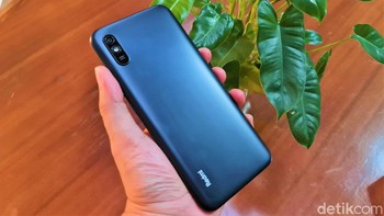 Bodinya mengusung 3D Unibody Design yang bikin nyaman digenggam, tidak mudah slip dan anti kotor sidik jari. Foto: Adi Fida Rahman/detikINET