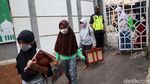 Foto Semangat Anak-anak Belajar Online di Masjid