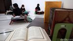 Foto Semangat Anak-anak Belajar Online di Masjid
