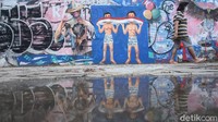 Berbagai mural khas kemerdekaan juga mejeng di beberapa sudut kota.