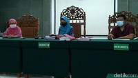 Majelis hakim sidang tersebut diketuai Setyaningsih dengan anggota Arum Kusumadewi dan Hilarius Grahita Setya Atmaja. Dalam sidang tersebut, KN dijatuhi vonis 9 tahun penjara dan S divonis 4,5 tahun.