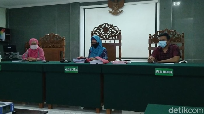 Sidang vonis sepasang kekasih sadis pembunuh ABG di PN Kota Pekalongan, Kamis (13/8/2020).