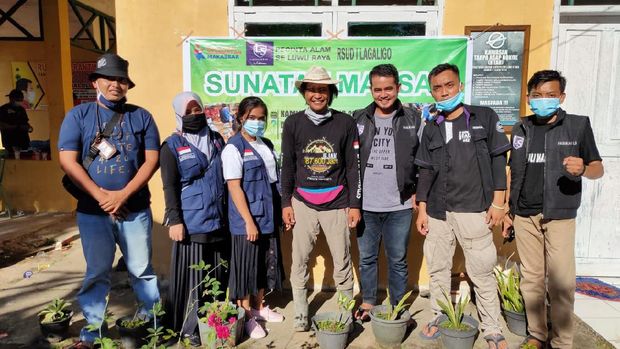Sunatan massal bagi bocah korban banjir Masamba (dok. istimewa)