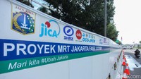 Pembangunan Proyek Moda Raya Terpadu (MRT) fase II sempat tertunda akibat adanya pandemi COVID-19. Awalnya direncanakan proyek ini bakal dibangun mulai Maret 2020 namun baru terealisasikan pada 15 Juni 2020 lalu.