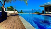 Villa tersebut baru saja selesai dibangun oleh Ustaz Solmed dan April Jasmine. Foto: Instagram Aprile Jasmine