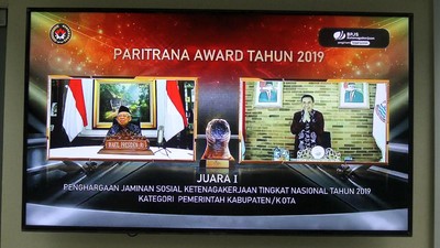 Wapres Serahkan Paritrana Award 2019