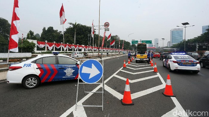 Majelis Permusyawaratan Rakyat (MPR), Dewan Perwakilan Rakyat (DPR), dan Dewan Perwakilan Daerah (DPD), menggelar sidang tahunan serta pidato kenegaraan Presiden RI, Jumat (14/08/2020). Polisi pun menyiapkan rekayasa lalu lintas untuk akses ke gedung DPR dan MPR.