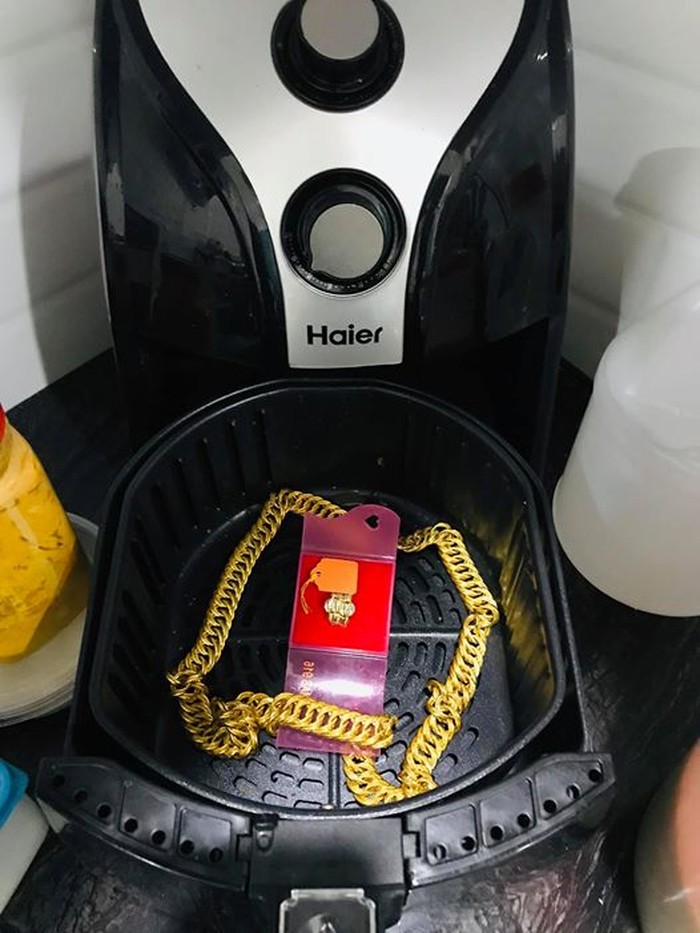 Hadiah kejutan dari suami Aien