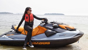 Puteri Indonesia dan Jetski