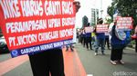 Bertepatan Sidang Tahunan DPR, Massa Buruh Tolak RUU Cipta Kerja