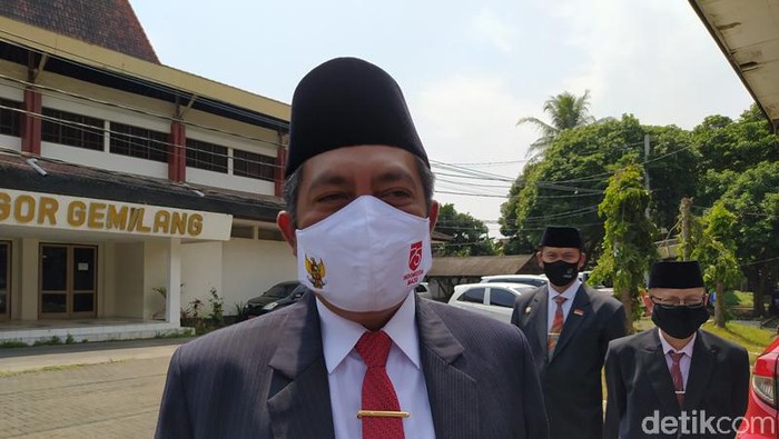 Bupati Magelang Zaenal Arifin