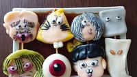 Kreasi dango satu ini sangat cocok kalau dijadikan tema Halloween. Karena dangonya berbentuk karakter anime yang seram. Padahal biasanya desain dango hanya polos dengan warna-warna pastel. Foto: Instagram @nao2748