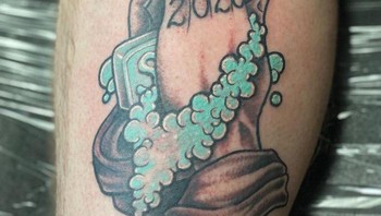 Simbol tahun 2020 di mana masyrakat harus rajin mencuci tangan. Foto: Boredpanda