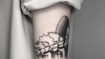 Di sisi lain, orang sangat lapar untuk ditato di saat krisis ini. Beberapa ingin memberikan penghargaan, yang lain sebaliknya untuk melepaskan diri dari masalah dan membenamkan diri dalam dunia kreatif seni kulit. Foto: Boredpanda